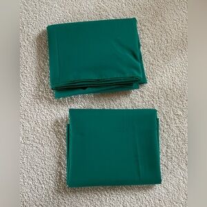 Solid Emerald Green Fabric Tablecloths - 2 Pack